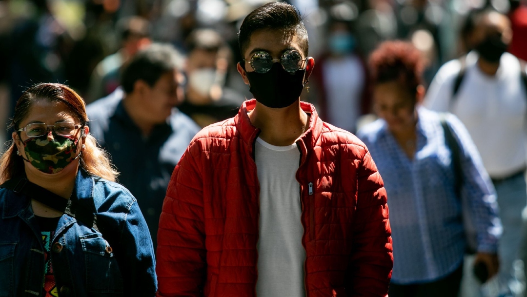 Personas con cubrebocas en la Ciudad de México