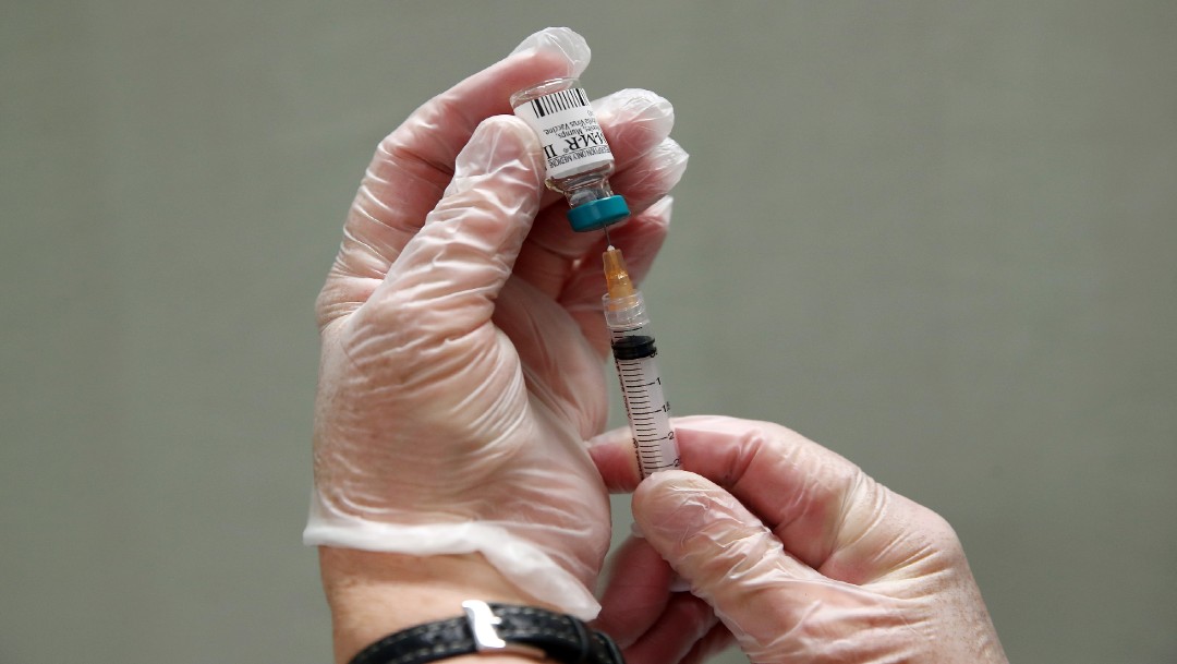 Tras las primeras vacunaciones, el coronavirus aún podrá contagiar: OMS