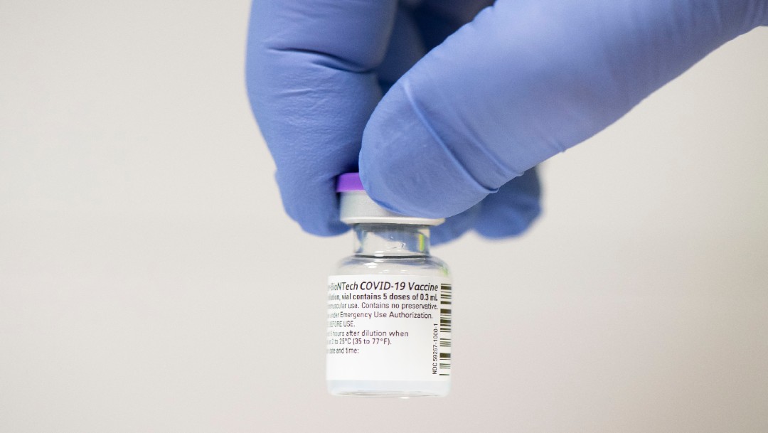 Vacunas de Pfizer y AstraZeneca contra el COVID previenen en un 80% las hospitalizaciones: Reino Unido